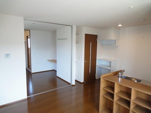 羽曳野市誉田３丁目のハイツ