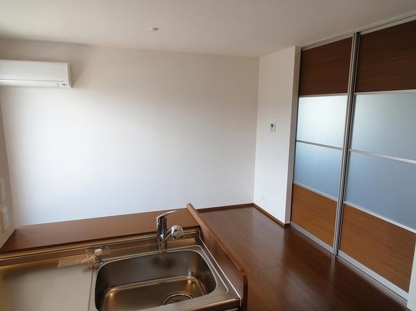 羽曳野市誉田３丁目のハイツ