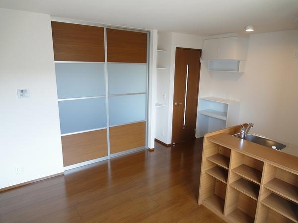 羽曳野市誉田３丁目のハイツ