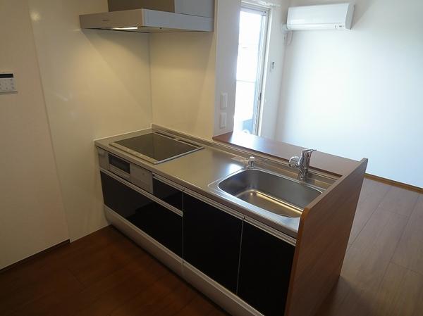 羽曳野市誉田３丁目のハイツ