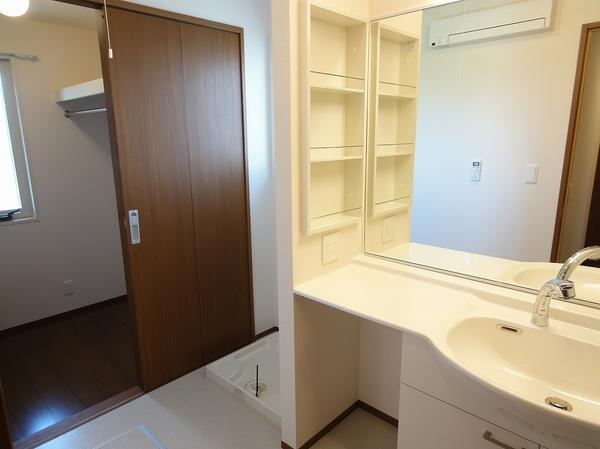 羽曳野市誉田３丁目のハイツ