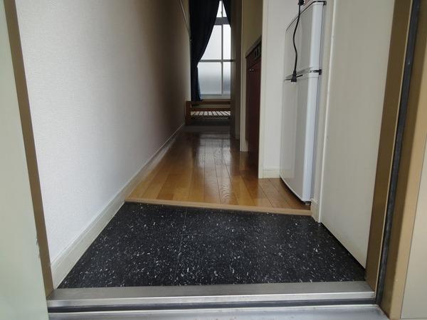 レオパレスコスモス
