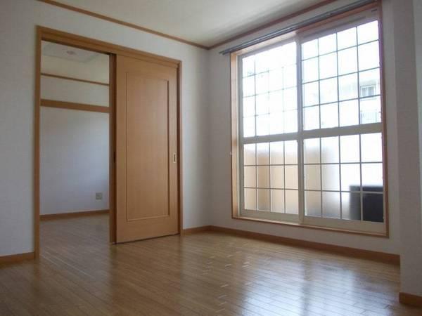 羽曳野市桃山台４丁目のハイツ