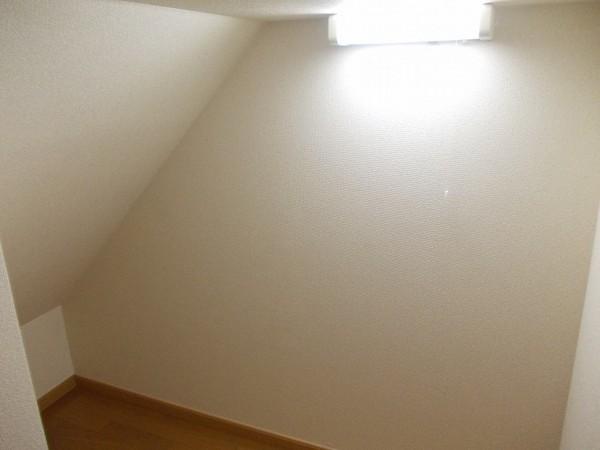 羽曳野市桃山台４丁目のハイツ