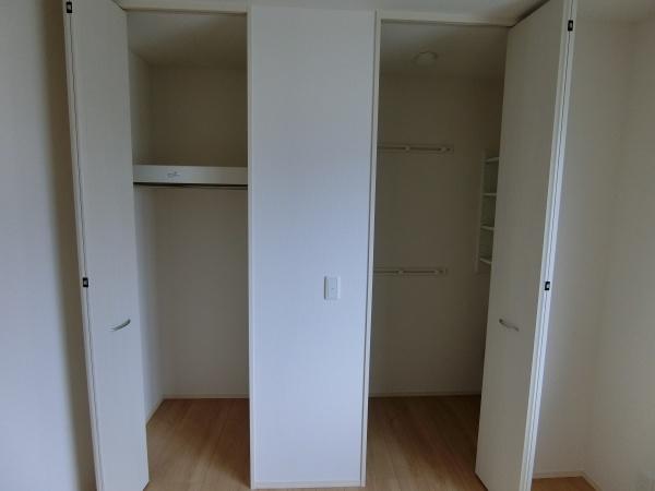 羽曳野市南恵我之荘6丁目のハイツ(収納)