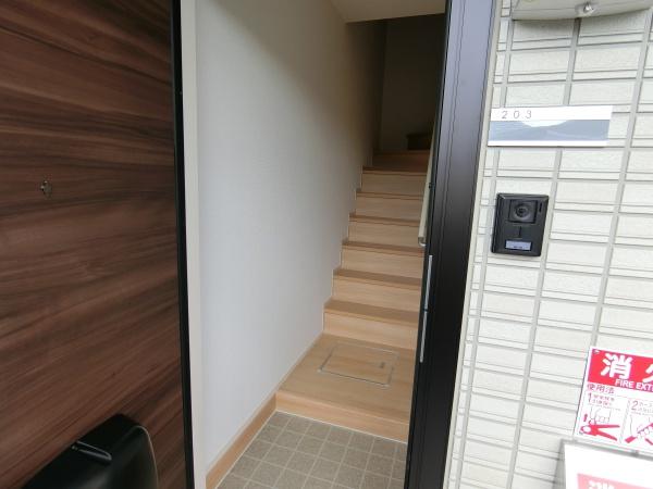 羽曳野市南恵我之荘6丁目のハイツ(玄関)