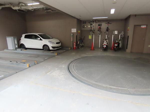 エスティメゾン京橋(駐車場)