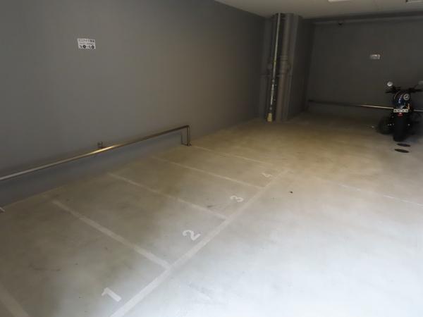 アドバンス大阪城エストレージャ(駐車場)