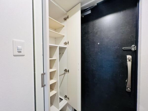 大阪市城東区中浜2丁目のマンション(玄関)