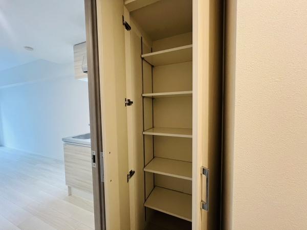 大阪市城東区中浜2丁目のマンション(収納)