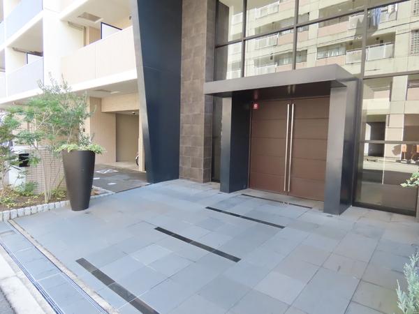 レジュールアッシュ大阪城ノルド(エントランス)