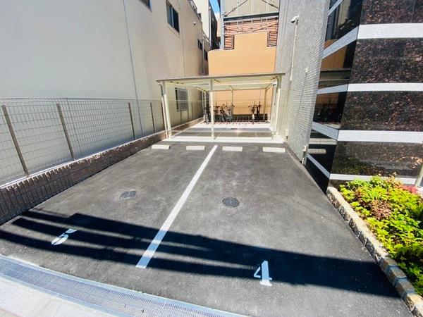 サムティ京橋Clear(駐車場)