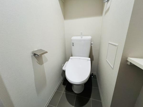 大阪市城東区東中浜9丁目のマンション(トイレ)