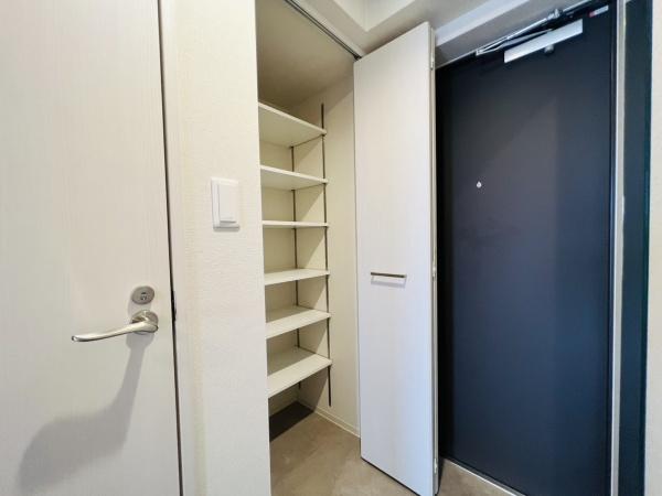 大阪市城東区東中浜9丁目のマンション(玄関)