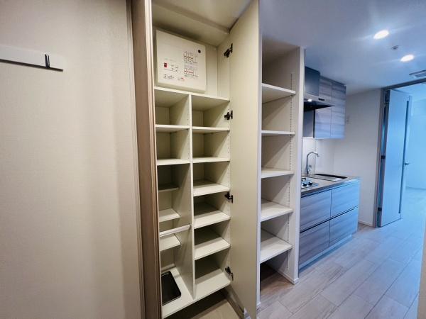 大阪市都島区都島北通1丁目のマンション(収納)