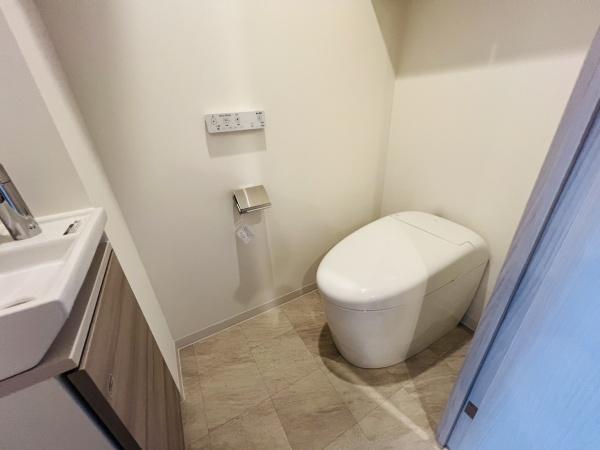 大阪市都島区都島北通1丁目のマンション(トイレ)