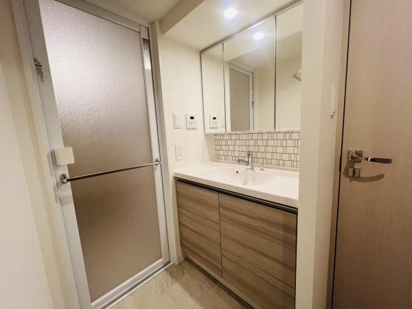 大阪市都島区都島北通1丁目のマンション(洗面台・洗面所)