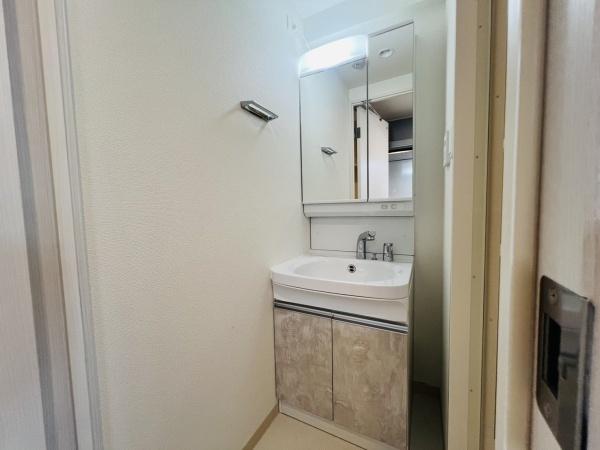 大阪市都島区都島北通1丁目のマンション(洗面台・洗面所)