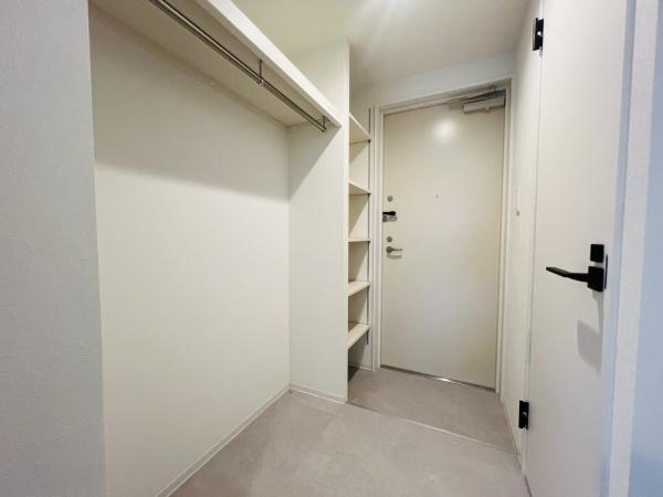 大阪市城東区東中浜9丁目のマンション(玄関)