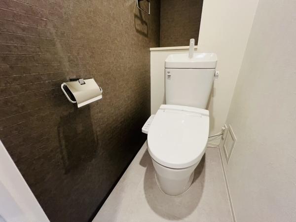 大阪市城東区東中浜9丁目のマンション(トイレ)