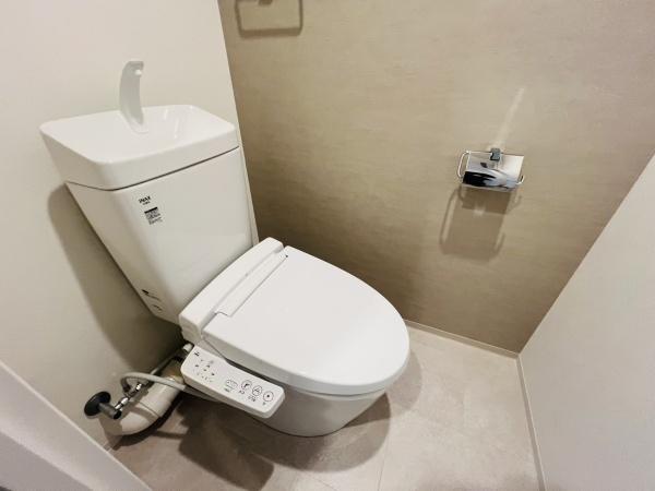 大阪市城東区東中浜9丁目のマンション(トイレ)