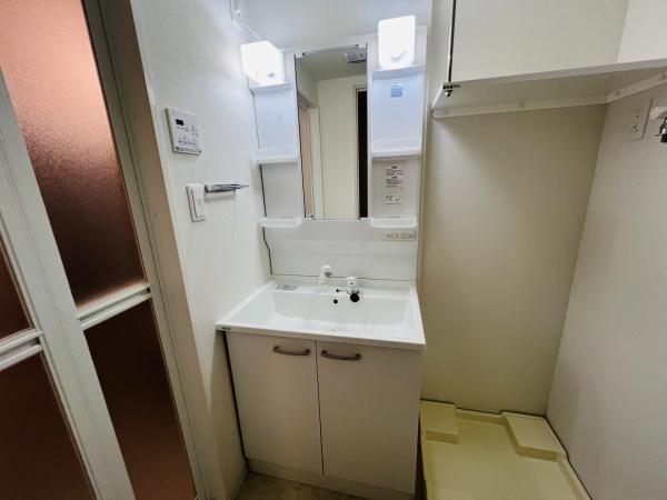 大阪市城東区中浜2丁目のマンション(洗面台・洗面所)