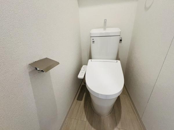 大阪市城東区東中浜2丁目のマンション(トイレ)