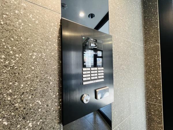 大阪市城東区東中浜2丁目のマンション(エントランス)