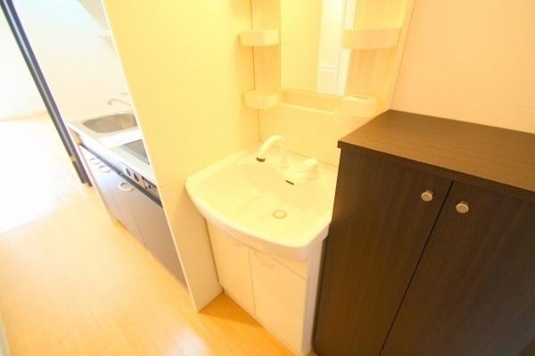 大阪市城東区野江2丁目のマンション(洗面台・洗面所)