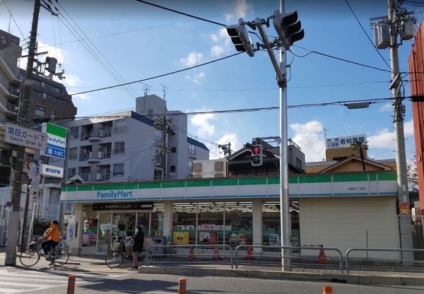 スプランディッド城東関目(ファミリーマート成育五丁目店)
