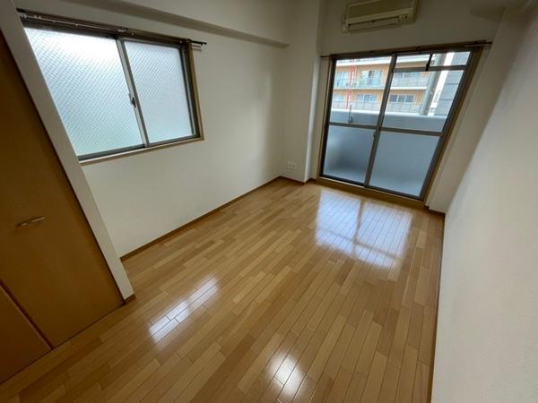 エスリード南森町駅前