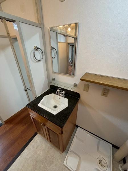 船橋市薬円台4丁目のマンション(洗面台・洗面所)