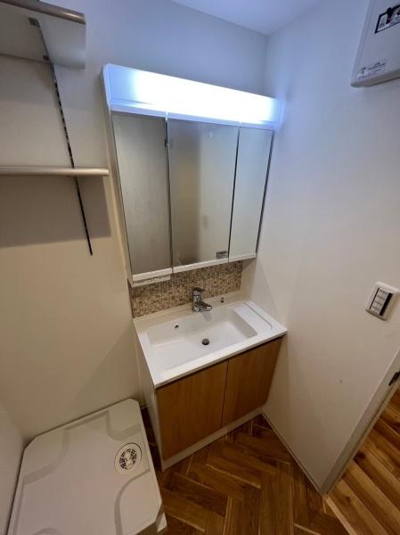 船橋市薬円台5丁目のマンション(洗面台・洗面所)