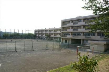 横浜市都筑区牛久保町の住宅付店舗（一戸建）(横浜市立中川西中学校)