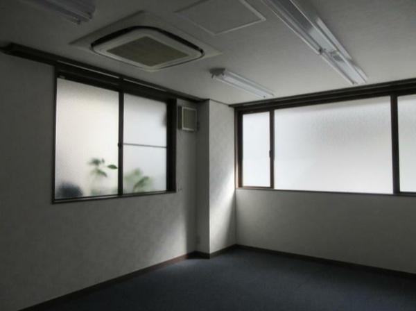 川崎市川崎区新川通の事務所