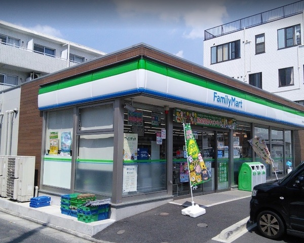 川崎市幸区南加瀬4丁目のマンション(ファミリーマート南加瀬四丁目店)