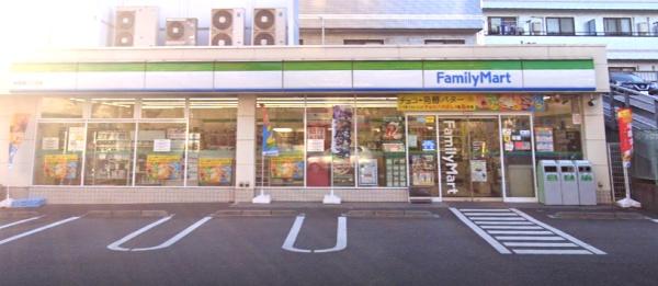 川崎市幸区南加瀬3丁目のマンション(ファミリーマート南加瀬三丁目店)