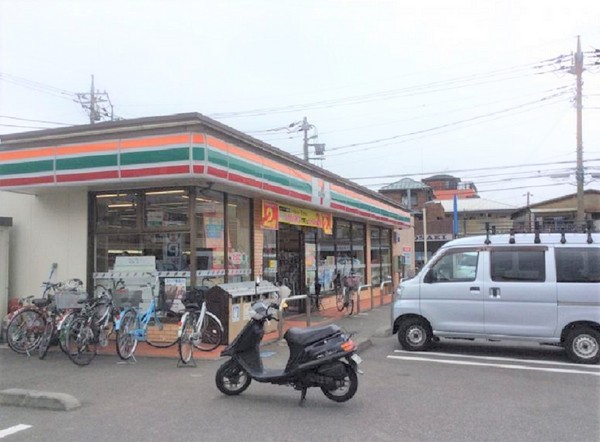 川崎市中原区下小田中３丁目のアパート(セブンイレブン川崎下小田中店)