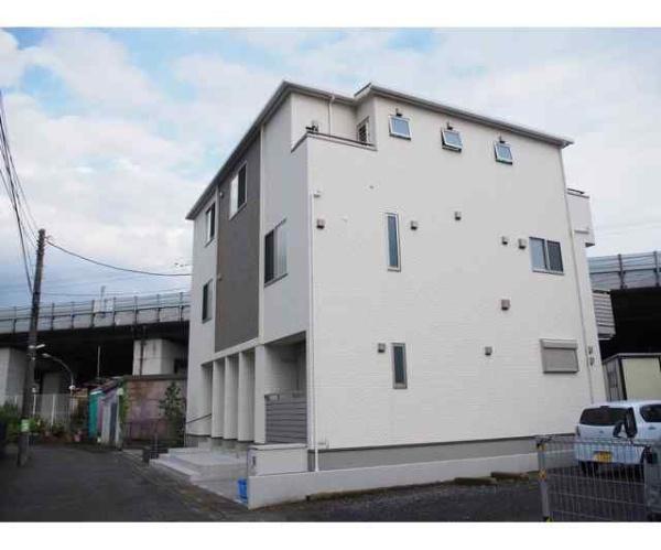 川崎市高津区坂戸２丁目のアパート