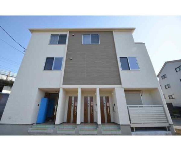 川崎市高津区坂戸２丁目のアパート