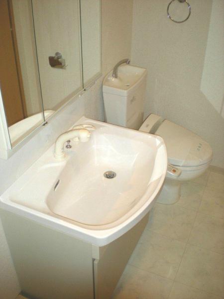川崎市高津区梶ケ谷３丁目のマンション