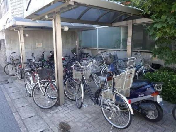 川崎市高津区新作６丁目のマンション