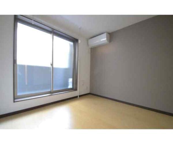 川崎市高津区千年新町のアパート