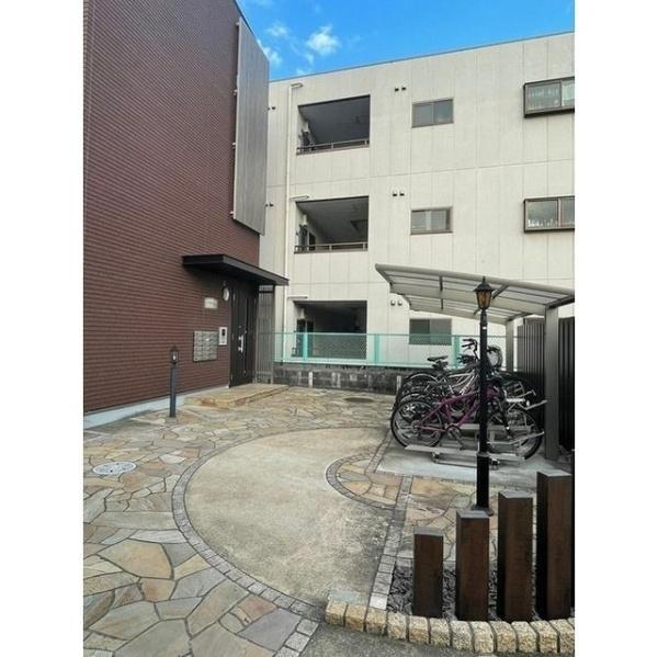 川崎市高津区新作６丁目のマンション