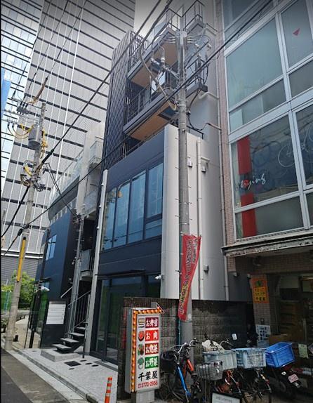 ワイリービルディング１階