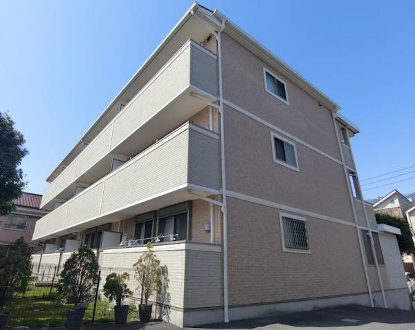 川崎市高津区坂戸２丁目のアパート