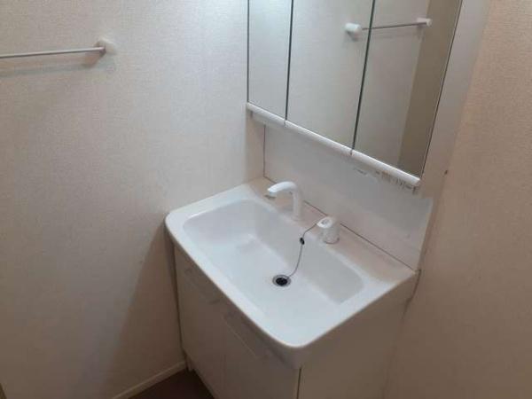 川崎市幸区古市場１丁目のアパート