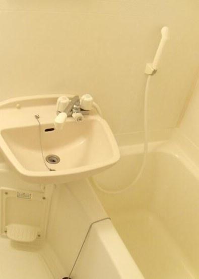 川崎市中原区上小田中３丁目のアパート
