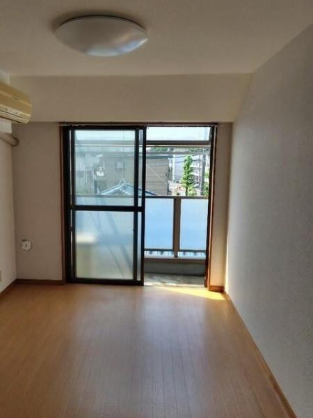 川崎市中原区下小田中３丁目のマンション