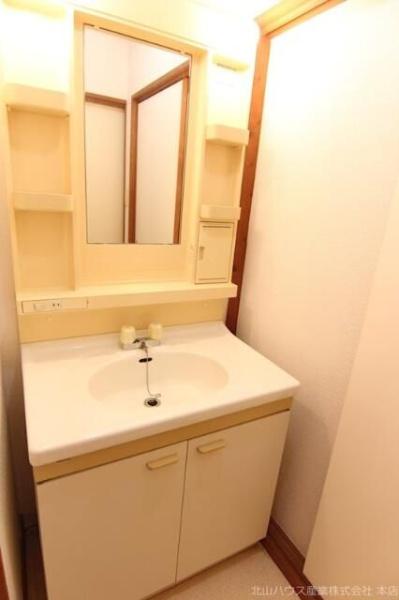 川崎市高津区久地１丁目のマンション